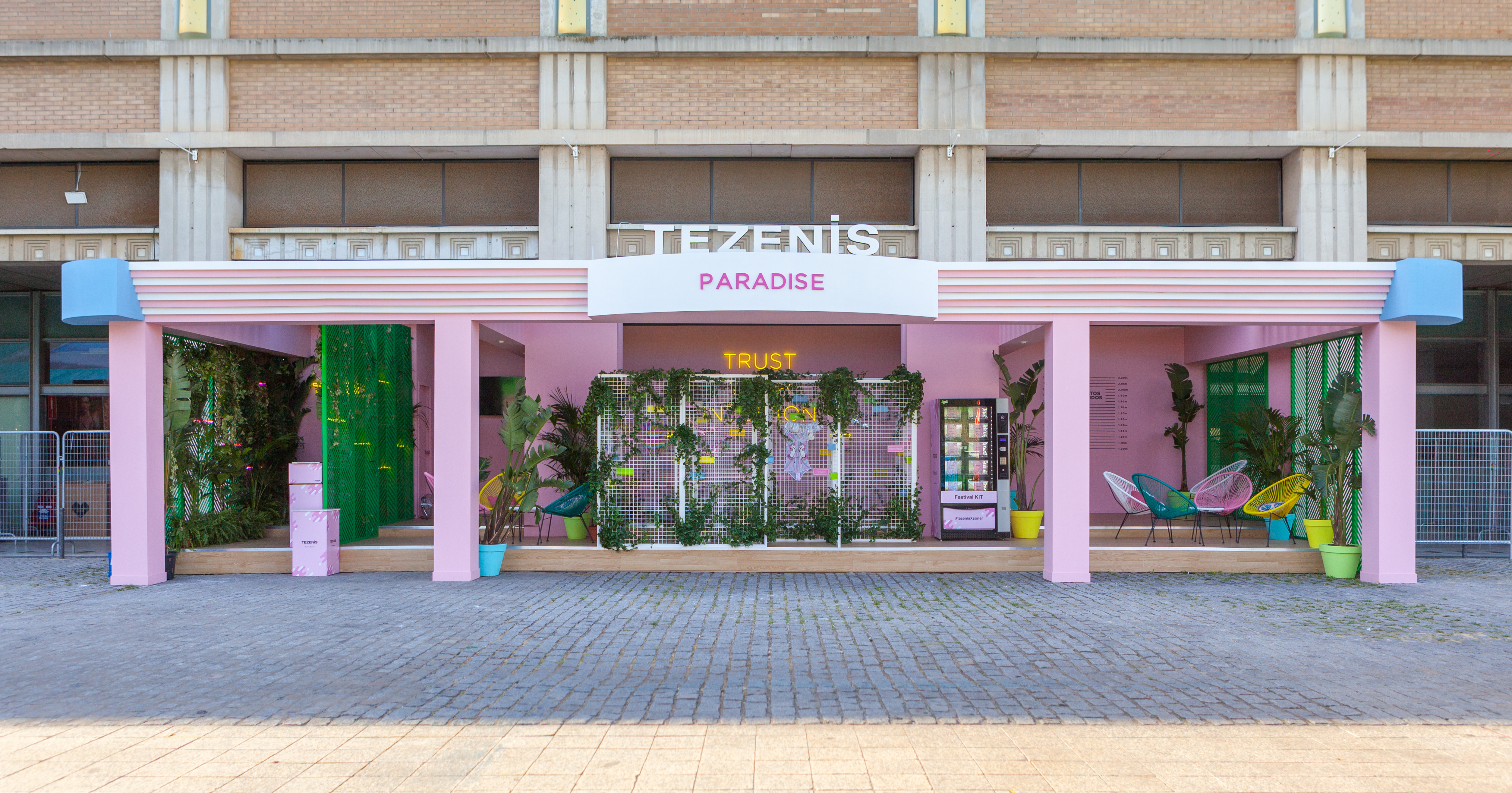 event-Tezenis-Festival-Sonar-Barcelona-diseño-stand-Mondolirondo-Luxury-Brand